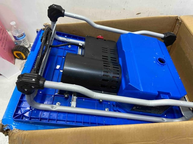 7" 5-Amp -Blade Wet Tabletop Tile Saw – Like New – photo 3