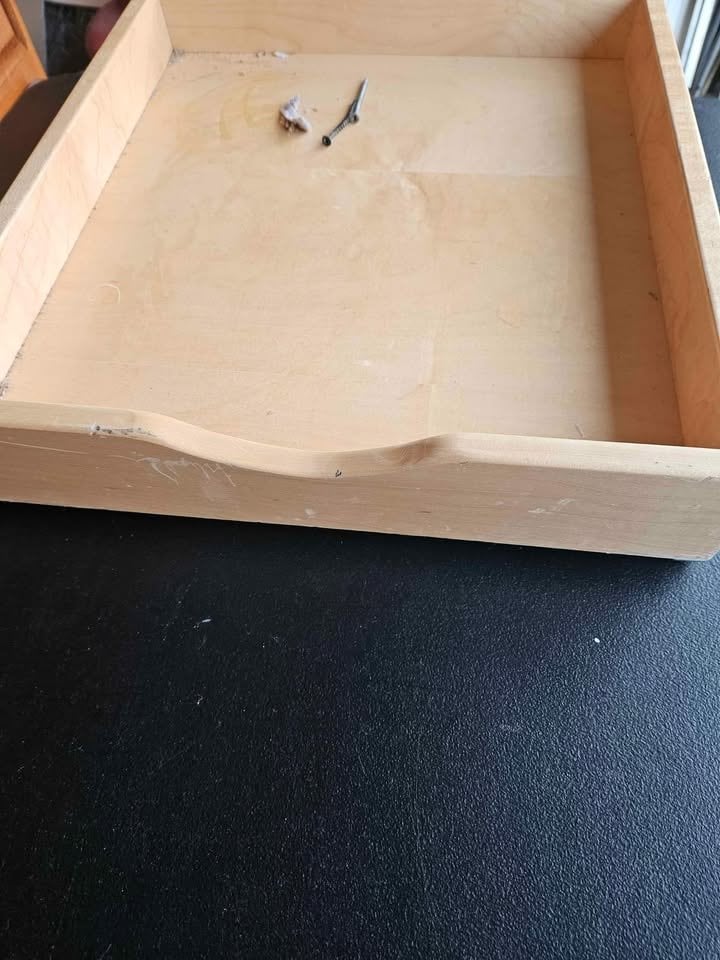 Pull Up for Cabinet with Soft Closing – Like New
